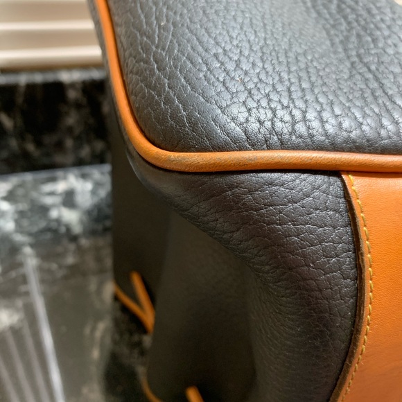 Authentic Dooney & Bourke Drawstring Bag Medium - Picture 5 of 10